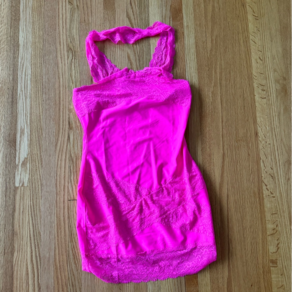 FASHIONNOVA PINK MINI DRESS Size M never worn